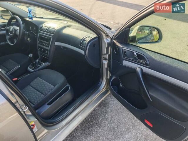 Бежевий Шкода Октавія, об'ємом двигуна 1.6 л та пробігом 200 тис. км за 8199 $, фото 23 на Automoto.ua