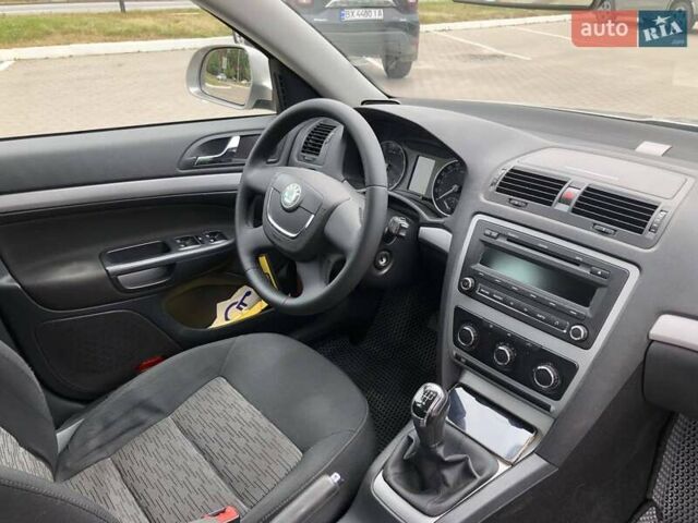 Бежевый Шкода Октавия, объемом двигателя 1.6 л и пробегом 198 тыс. км за 8800 $, фото 5 на Automoto.ua