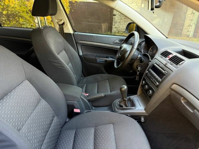 Бежевый Шкода Октавия, объемом двигателя 0 л и пробегом 185 тыс. км за 7300 $, фото 7 на Automoto.ua