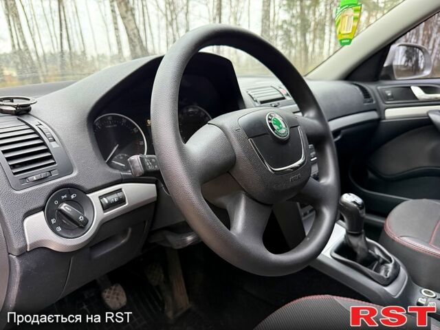 Бежевый Шкода Октавия, объемом двигателя 1.6 л и пробегом 175 тыс. км за 8300 $, фото 8 на Automoto.ua