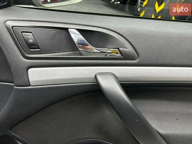 Бежевий Шкода Октавія, об'ємом двигуна 1.8 л та пробігом 245 тис. км за 6600 $, фото 19 на Automoto.ua