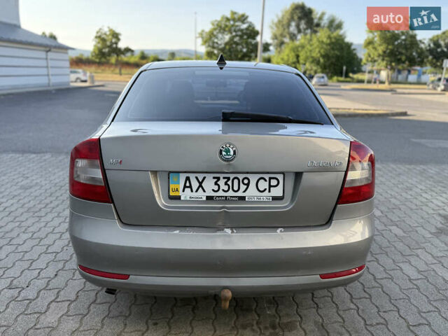 Бежевий Шкода Октавія, об'ємом двигуна 1.6 л та пробігом 277 тис. км за 7000 $, фото 12 на Automoto.ua