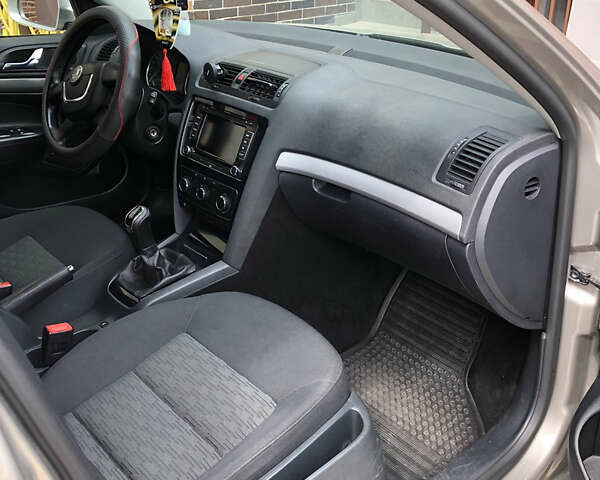 Бежевий Шкода Октавія, об'ємом двигуна 1.9 л та пробігом 177 тис. км за 8700 $, фото 3 на Automoto.ua