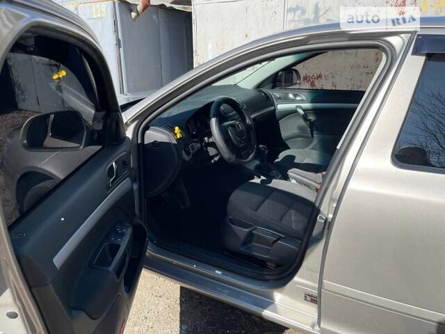 Бежевый Шкода Октавия, объемом двигателя 1.6 л и пробегом 147 тыс. км за 9600 $, фото 29 на Automoto.ua