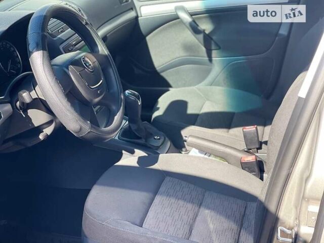 Бежевый Шкода Октавия, объемом двигателя 1.6 л и пробегом 147 тыс. км за 9600 $, фото 26 на Automoto.ua