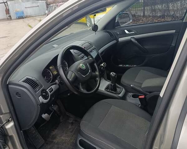 Бежевий Шкода Октавія, об'ємом двигуна 1.8 л та пробігом 107 тис. км за 8500 $, фото 7 на Automoto.ua