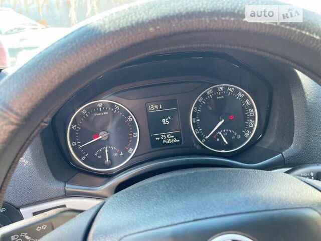 Бежевый Шкода Октавия, объемом двигателя 1.6 л и пробегом 147 тыс. км за 9600 $, фото 30 на Automoto.ua