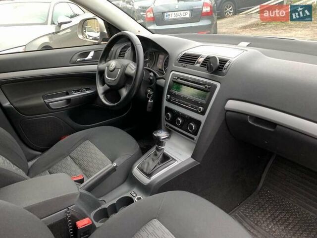 Бежевий Шкода Октавія, об'ємом двигуна 1.8 л та пробігом 217 тис. км за 8990 $, фото 22 на Automoto.ua