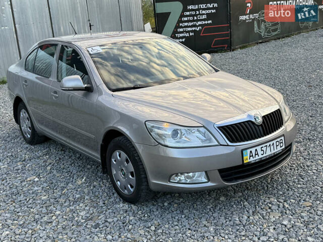 Бежевий Шкода Октавія, об'ємом двигуна 1.8 л та пробігом 245 тис. км за 6299 $, фото 2 на Automoto.ua
