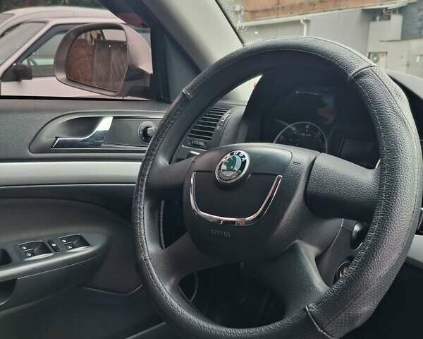 Бежевый Шкода Октавия, объемом двигателя 1.6 л и пробегом 147 тыс. км за 9600 $, фото 9 на Automoto.ua