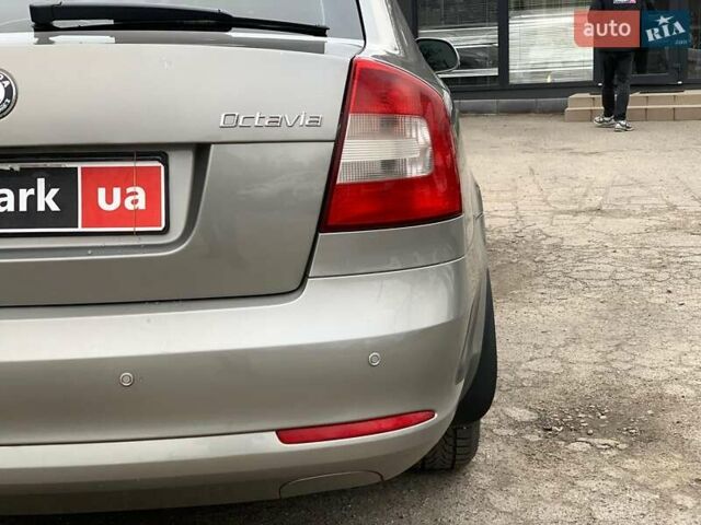 Бежевий Шкода Октавія, об'ємом двигуна 1.8 л та пробігом 217 тис. км за 8990 $, фото 8 на Automoto.ua