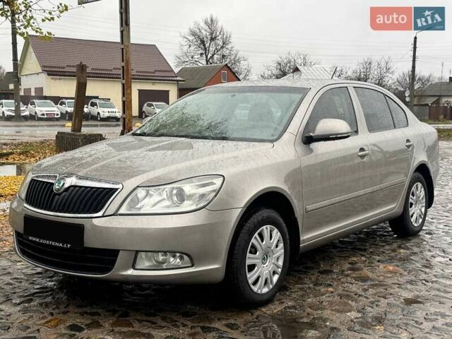 Бежевый Шкода Октавия, объемом двигателя 1.8 л и пробегом 155 тыс. км за 7920 $, фото 3 на Automoto.ua