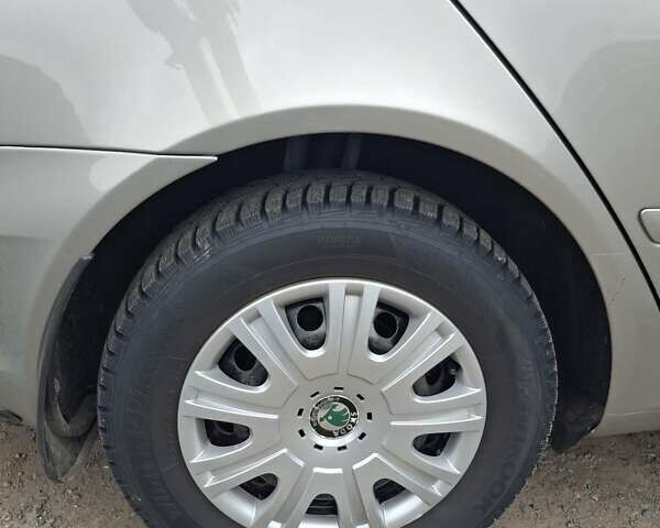 Бежевый Шкода Октавия, объемом двигателя 1.6 л и пробегом 147 тыс. км за 9600 $, фото 14 на Automoto.ua