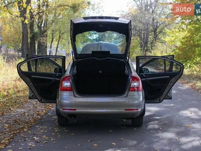 Бежевый Шкода Октавия, объемом двигателя 1.8 л и пробегом 217 тыс. км за 8600 $, фото 21 на Automoto.ua