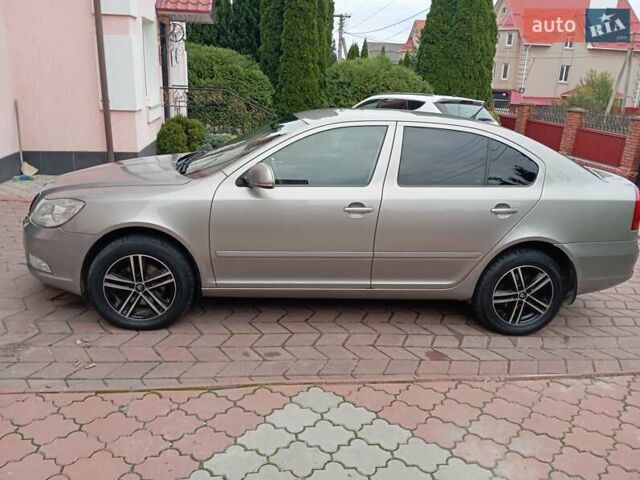 Шкода Октавия 2012 в Хмельницком на Automoto.ua Бежевый Шкода Октавия, объемом двигателя 1.8 л и пробегом 269 тыс. км за 6800 $, фото 7 на Automoto.ua