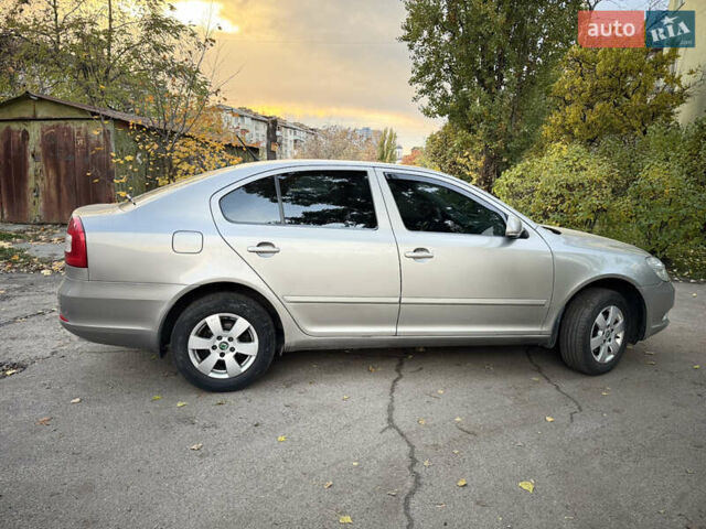 Бежевий Шкода Октавія, об'ємом двигуна 1.8 л та пробігом 205 тис. км за 8000 $, фото 8 на Automoto.ua