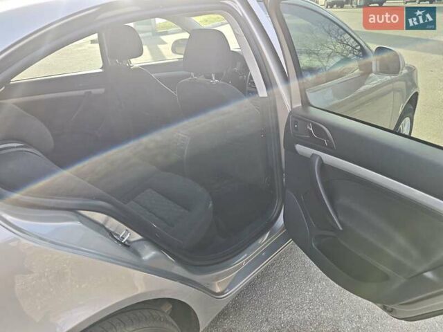 Бежевий Шкода Октавія, об'ємом двигуна 1.6 л та пробігом 200 тис. км за 8199 $, фото 17 на Automoto.ua