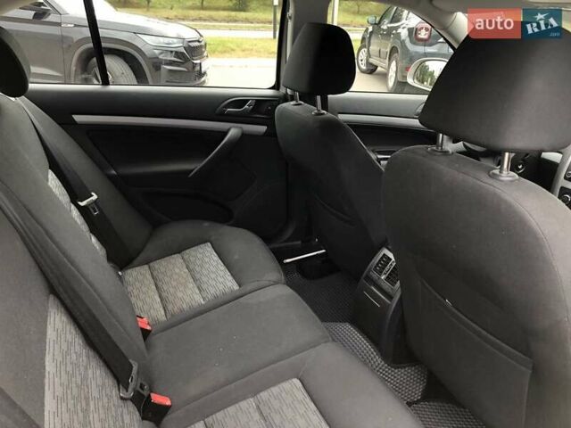 Бежевый Шкода Октавия, объемом двигателя 1.6 л и пробегом 198 тыс. км за 8800 $, фото 7 на Automoto.ua