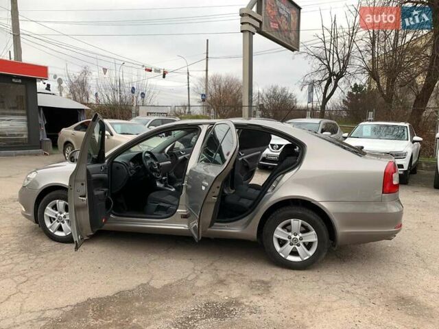 Бежевий Шкода Октавія, об'ємом двигуна 1.8 л та пробігом 217 тис. км за 8990 $, фото 15 на Automoto.ua