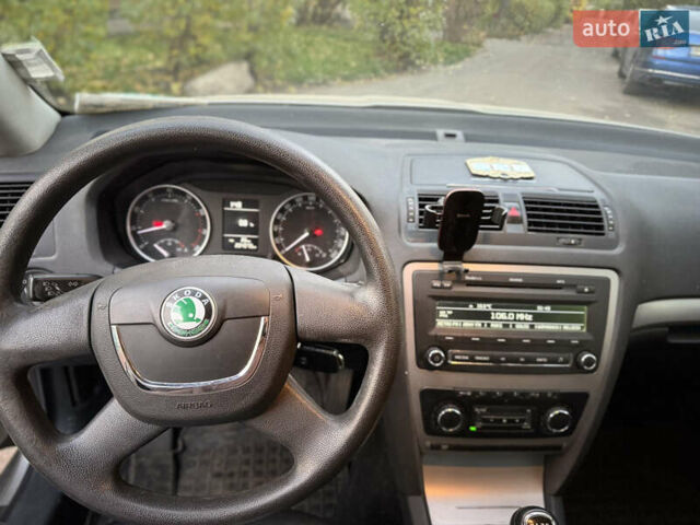 Бежевий Шкода Октавія, об'ємом двигуна 1.8 л та пробігом 205 тис. км за 8000 $, фото 12 на Automoto.ua