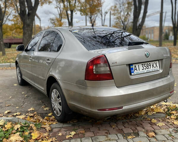 Бежевий Шкода Октавія, об'ємом двигуна 1.6 л та пробігом 245 тис. км за 5250 $, фото 5 на Automoto.ua