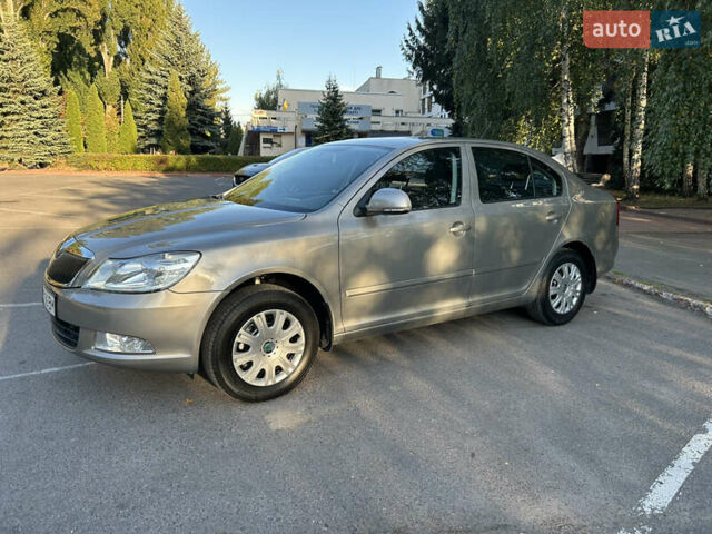 Бежевый Шкода Октавия, объемом двигателя 1.8 л и пробегом 40 тыс. км за 11900 $, фото 42 на Automoto.ua