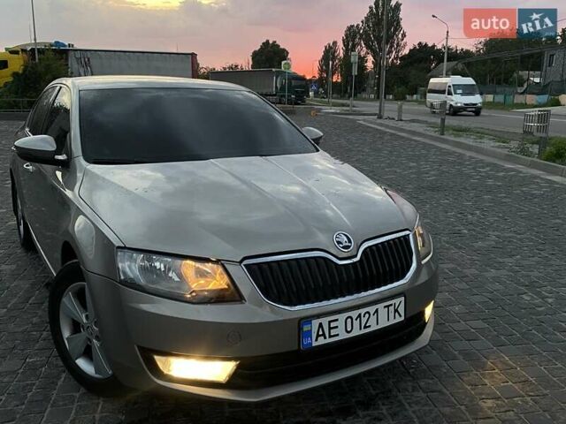 Шкода Октавія 2013 у Дніпро (Дніпропетровську) на Automoto.ua Бежевий Шкода Октавія, об'ємом двигуна 1.8 л та пробігом 242 тис. км за 10500 $, фото 10 на Automoto.ua