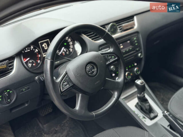 Бежевий Шкода Октавія, об'ємом двигуна 1.4 л та пробігом 215 тис. км за 9350 $, фото 10 на Automoto.ua