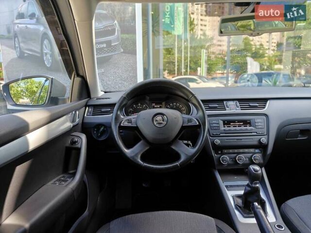 Бежевый Шкода Октавия, объемом двигателя 1.8 л и пробегом 144 тыс. км за 11900 $, фото 28 на Automoto.ua