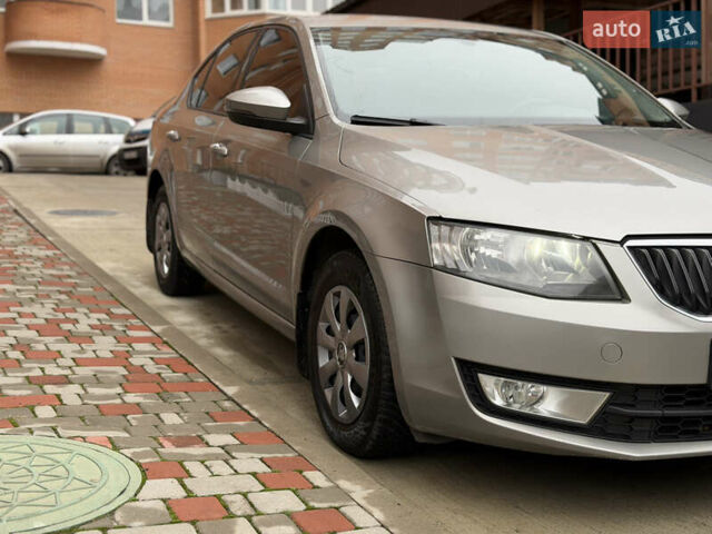 Бежевий Шкода Октавія, об'ємом двигуна 1.4 л та пробігом 215 тис. км за 9350 $, фото 1 на Automoto.ua