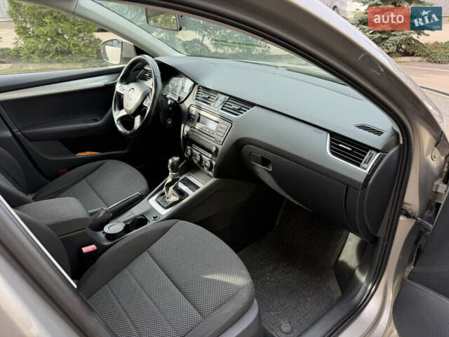 Бежевый Шкода Октавия, объемом двигателя 1.2 л и пробегом 245 тыс. км за 7999 $, фото 15 на Automoto.ua