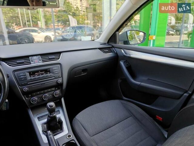 Бежевый Шкода Октавия, объемом двигателя 1.8 л и пробегом 144 тыс. км за 11900 $, фото 30 на Automoto.ua