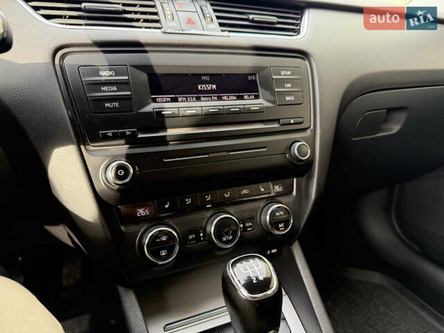 Бежевый Шкода Октавия, объемом двигателя 1.2 л и пробегом 245 тыс. км за 7999 $, фото 24 на Automoto.ua