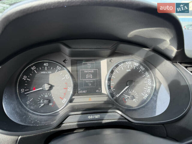 Бежевый Шкода Октавия, объемом двигателя 1.2 л и пробегом 245 тыс. км за 7999 $, фото 25 на Automoto.ua