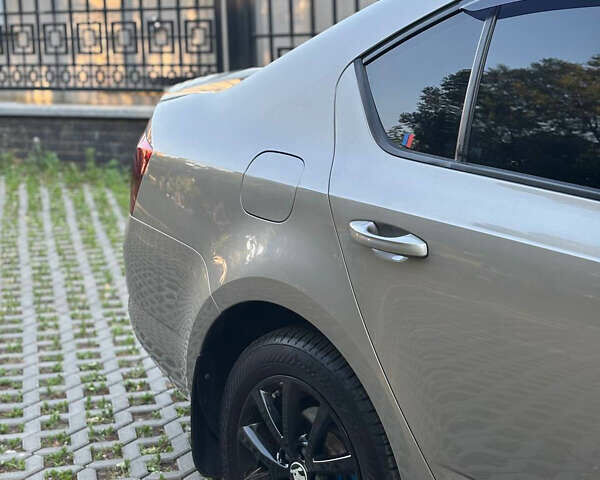 Шкода Октавія 2013 у Харкові на Automoto.ua Бежевий Шкода Октавія, об'ємом двигуна 1.8 л та пробігом 89 тис. км за 14000 $, фото 5 на Automoto.ua