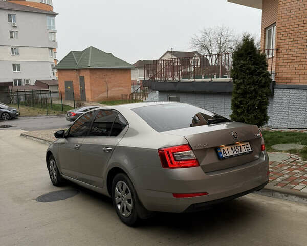 Бежевий Шкода Октавія, об'ємом двигуна 1.4 л та пробігом 215 тис. км за 9350 $, фото 7 на Automoto.ua