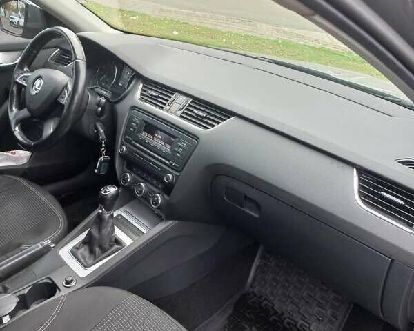 Бежевый Шкода Октавия, объемом двигателя 1.8 л и пробегом 124 тыс. км за 11000 $, фото 6 на Automoto.ua