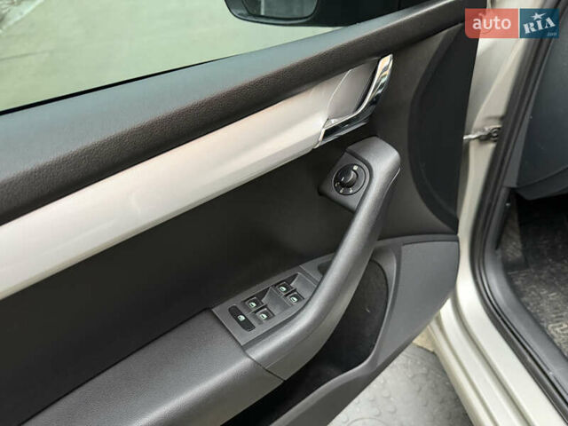 Бежевий Шкода Октавія, об'ємом двигуна 1.4 л та пробігом 215 тис. км за 9350 $, фото 13 на Automoto.ua