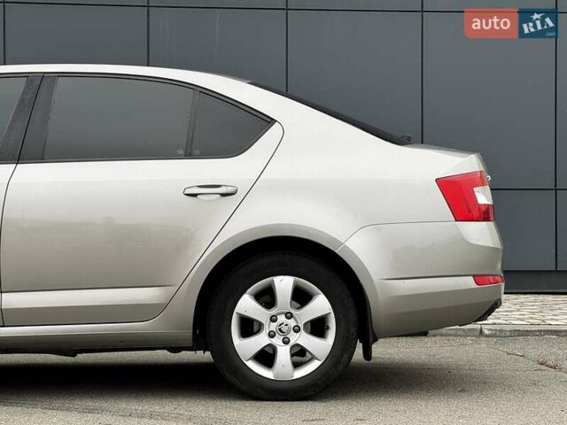 Шкода Октавия 2013 в Киеве на Automoto.ua Бежевый Шкода Октавия, объемом двигателя 1.4 л и пробегом 213 тыс. км за 10400 $, фото 5 на Automoto.ua