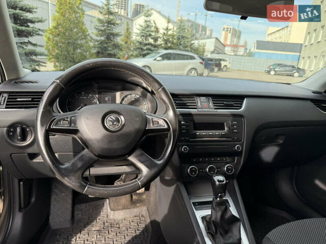 Бежевый Шкода Октавия, объемом двигателя 1.2 л и пробегом 245 тыс. км за 7999 $, фото 22 на Automoto.ua