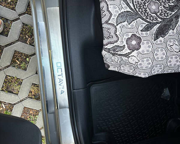 Шкода Октавія 2013 у Харкові на Automoto.ua Бежевий Шкода Октавія, об'ємом двигуна 1.8 л та пробігом 89 тис. км за 14000 $, фото 20 на Automoto.ua