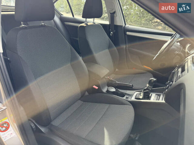 Бежевый Шкода Октавия, объемом двигателя 1.2 л и пробегом 245 тыс. км за 7999 $, фото 17 на Automoto.ua