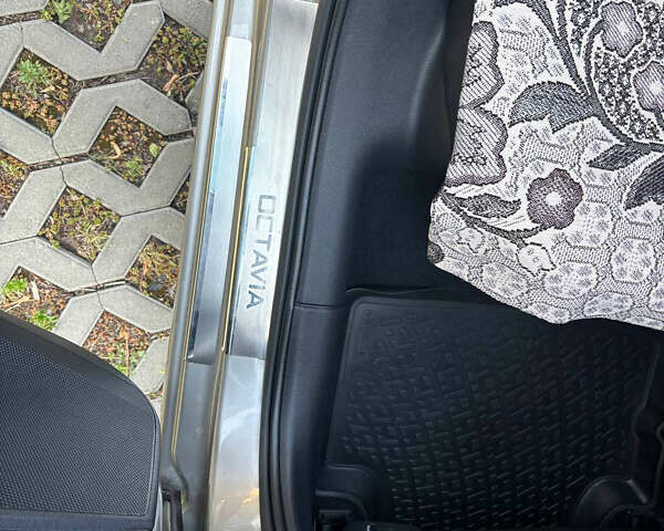 Шкода Октавія 2013 у Харкові на Automoto.ua Бежевий Шкода Октавія, об'ємом двигуна 1.8 л та пробігом 89 тис. км за 14000 $, фото 21 на Automoto.ua