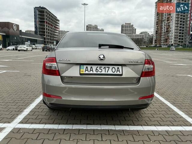 Бежевый Шкода Октавия, объемом двигателя 1.4 л и пробегом 131 тыс. км за 11500 $, фото 3 на Automoto.ua