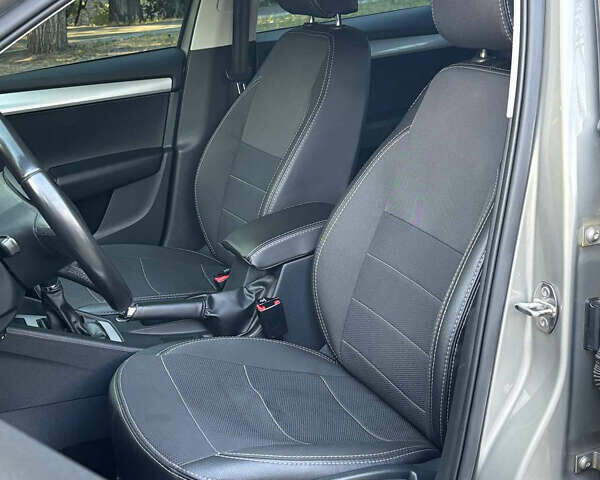 Шкода Октавія 2013 у Харкові на Automoto.ua Бежевий Шкода Октавія, об'ємом двигуна 1.8 л та пробігом 89 тис. км за 14000 $, фото 16 на Automoto.ua