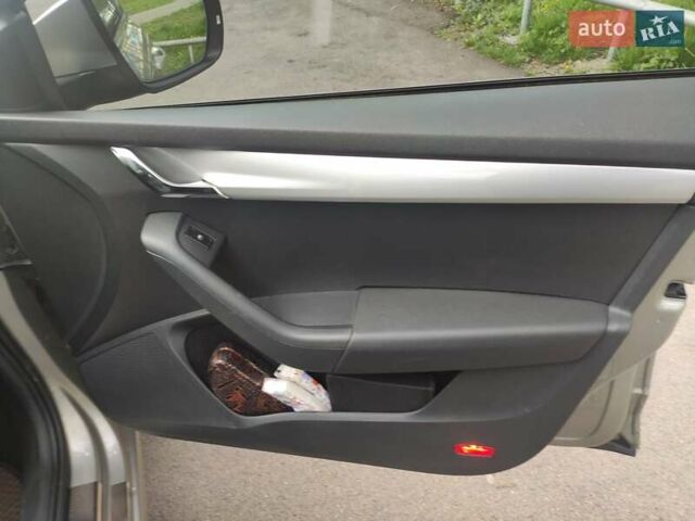 Бежевый Шкода Октавия, объемом двигателя 1.6 л и пробегом 262 тыс. км за 11500 $, фото 12 на Automoto.ua