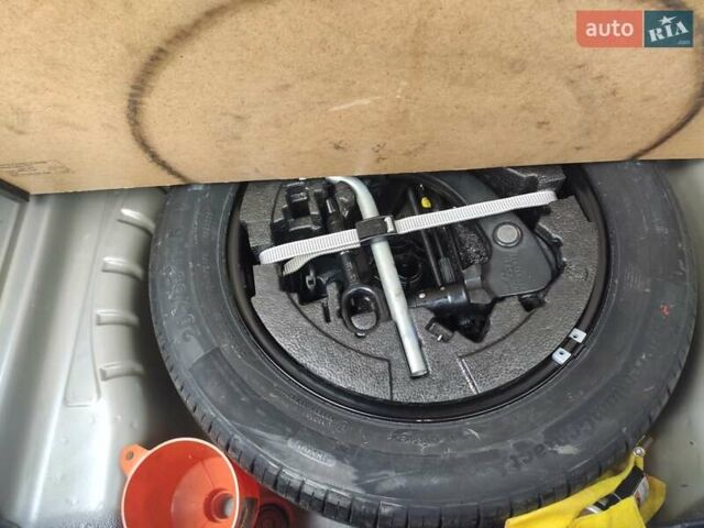 Бежевый Шкода Октавия, объемом двигателя 1.6 л и пробегом 262 тыс. км за 11500 $, фото 17 на Automoto.ua