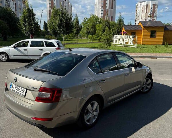 Шкода Октавия 2014 в Киеве на Automoto.ua Бежевый Шкода Октавия, объемом двигателя 1.6 л и пробегом 297 тыс. км за 11000 $, фото 2 на Automoto.ua