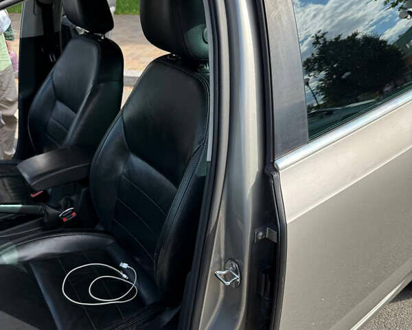 Шкода Октавия 2014 в Киеве на Automoto.ua Бежевый Шкода Октавия, объемом двигателя 1.6 л и пробегом 297 тыс. км за 11000 $, фото 13 на Automoto.ua