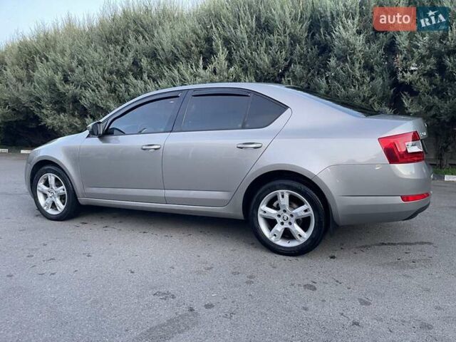 Бежевый Шкода Октавия, объемом двигателя 1.2 л и пробегом 204 тыс. км за 9100 $, фото 5 на Automoto.ua